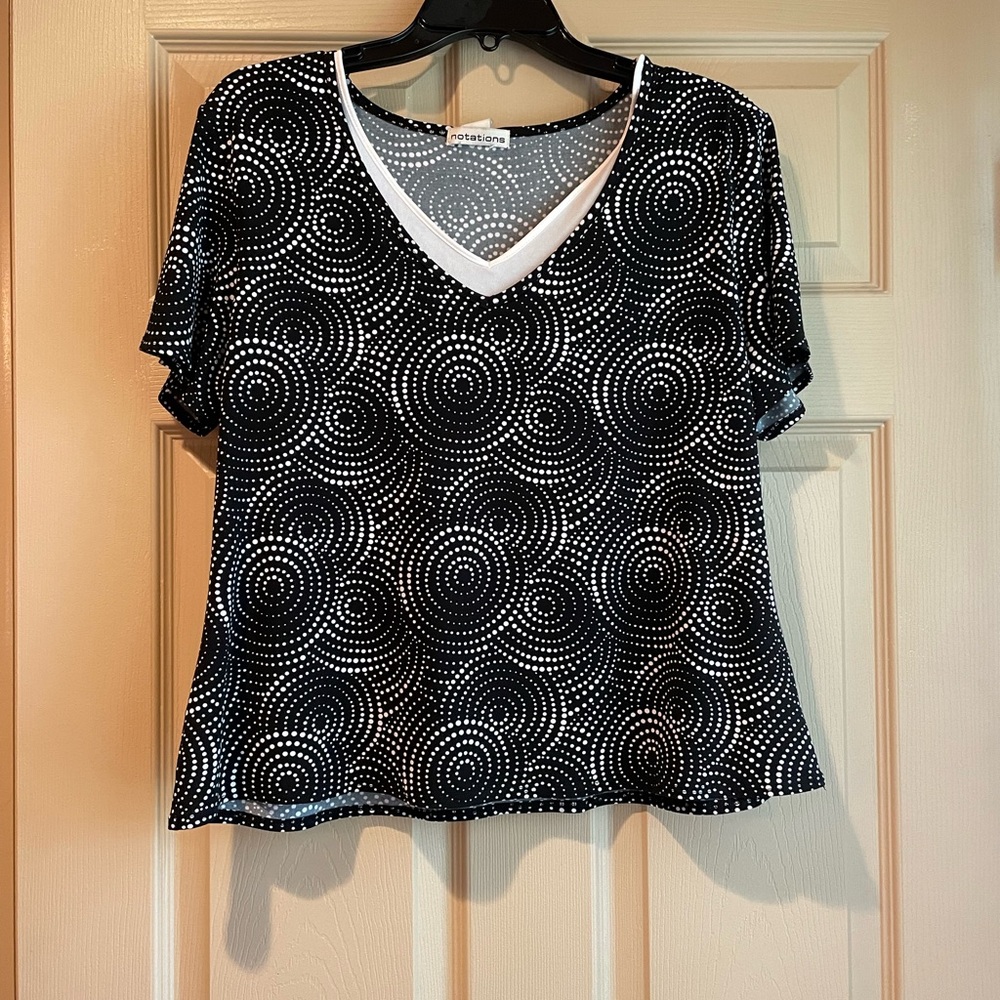 Notations Black and White Geometric‎ Patterned V-Neck Top, Size XL